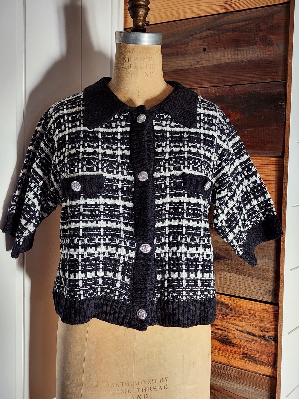 Vigoss Black & White Tweed Short-Sleeve Short Cardigan